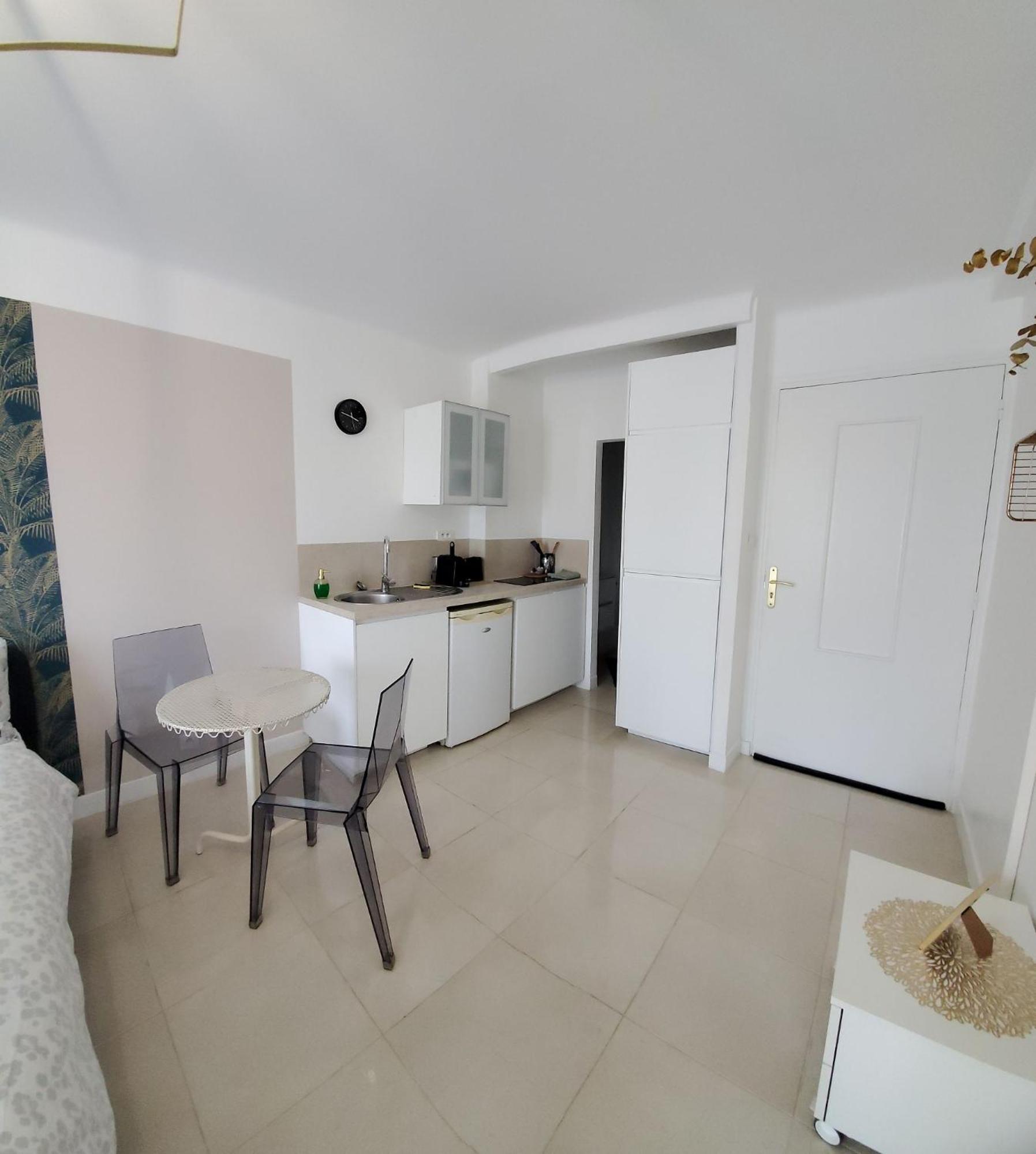 Cannes Carnot 1 Luaran gambar